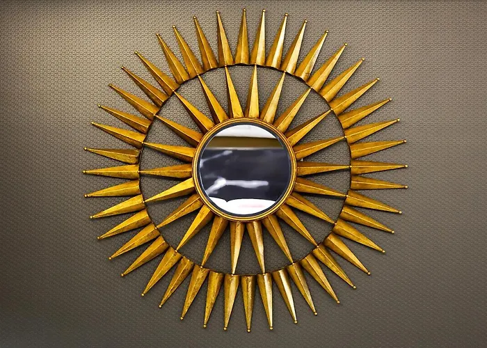 Отель Empire Marques