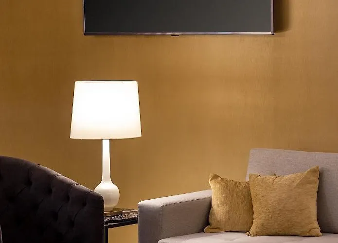 Отель Empire Marques